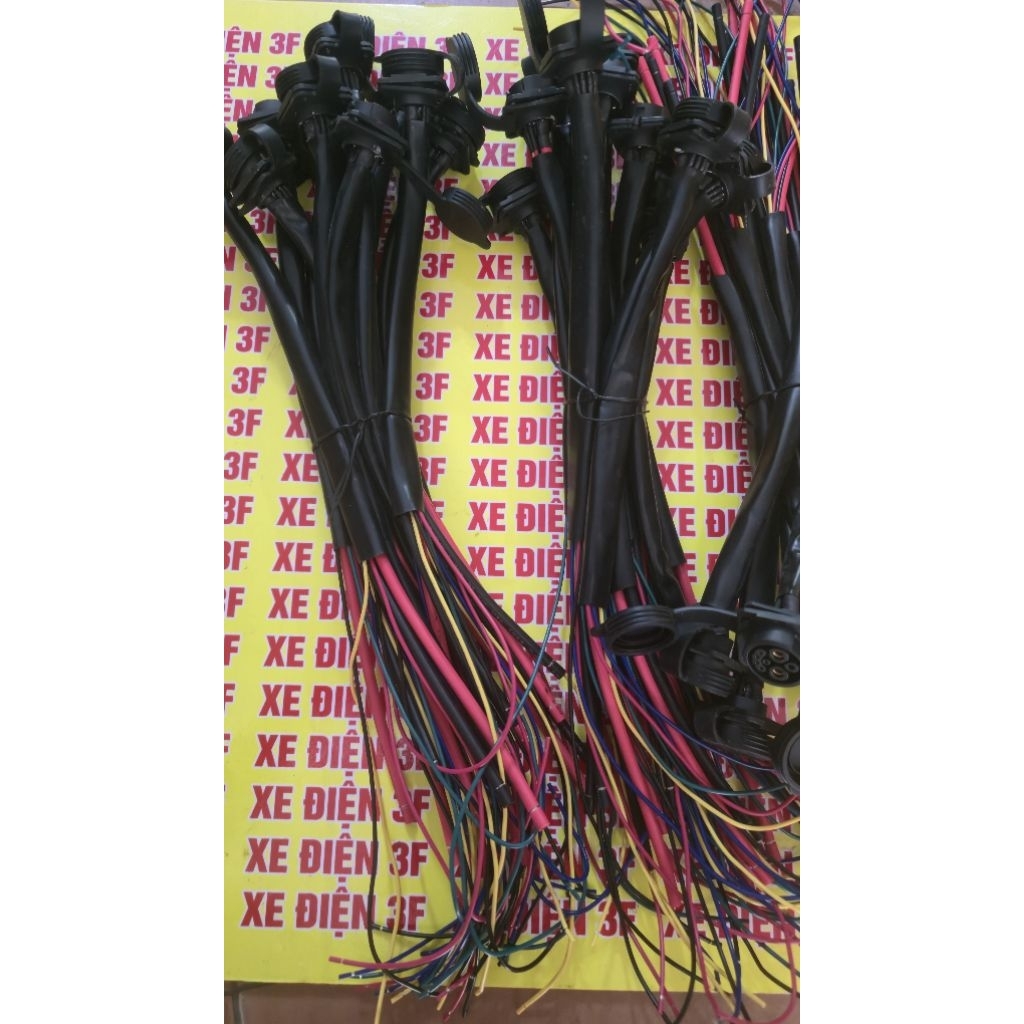 Đầu giắc cắm pin 2.4 chính hãng 2 Đầu giắc cắm pin 2.4 chính hãng - Ảnh 2