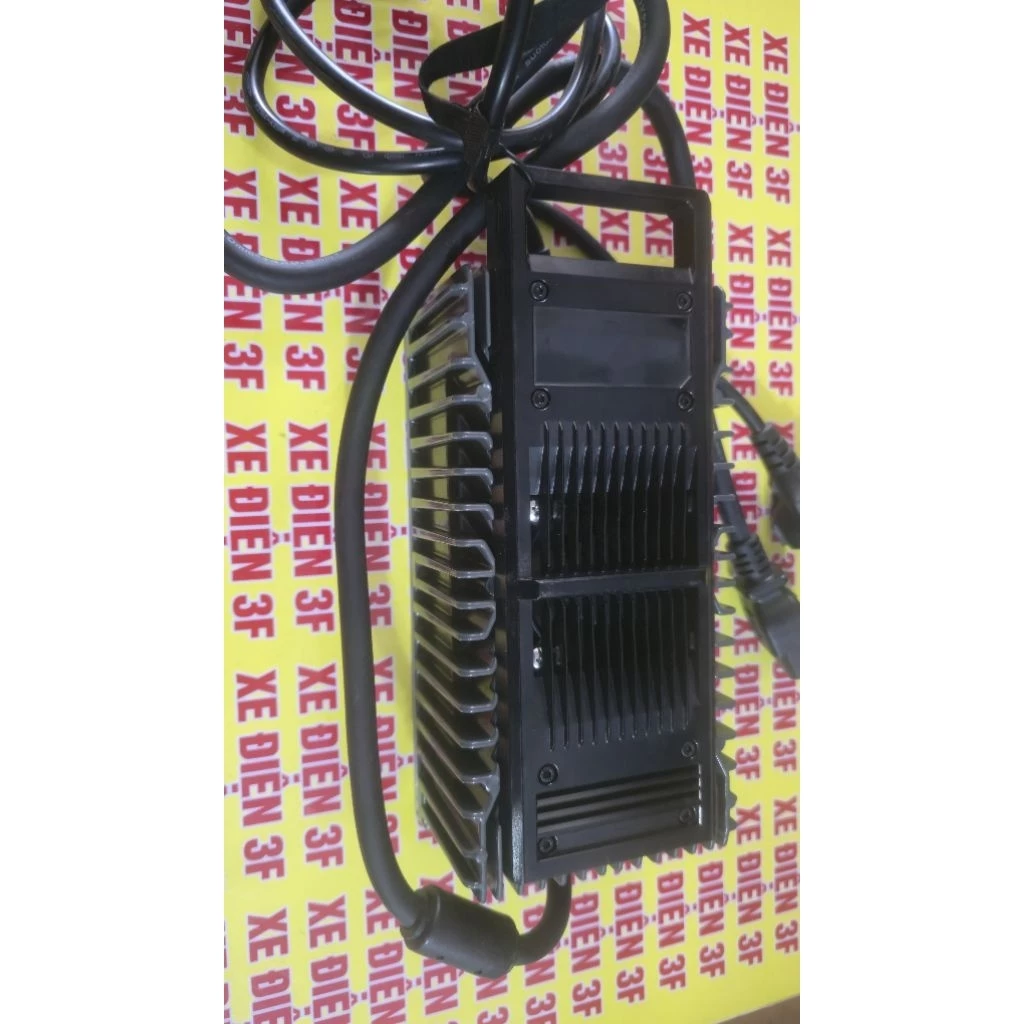 Sạc 1000w chính hãng chống nước đời 2025 3 Sạc 1000w chính hãng chống nước đời 2025 - Ảnh 3