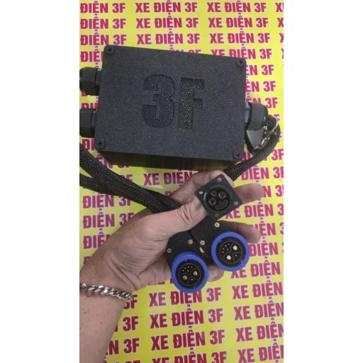 Alternative view of Bộ chuyển đổi pin xe EvoGrand, Feliz 2025, VeroX bằng remote không cần tháo giắc